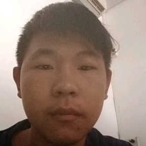 镜子浅吻欠你的的照片