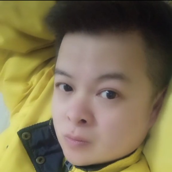 翅膀笑单身的照片