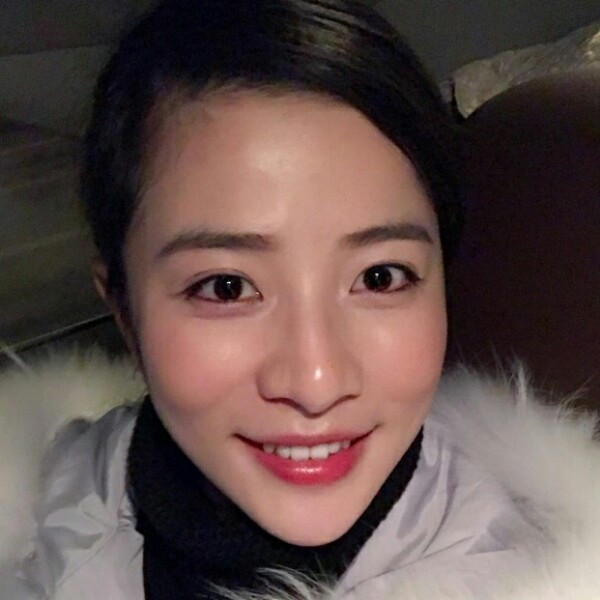 睫毛泪了淡淡的照片