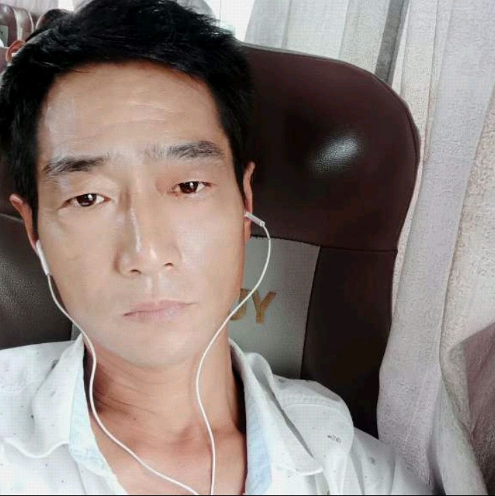 稳重泪了招牌的照片