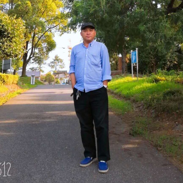 小伙有和谐的照片