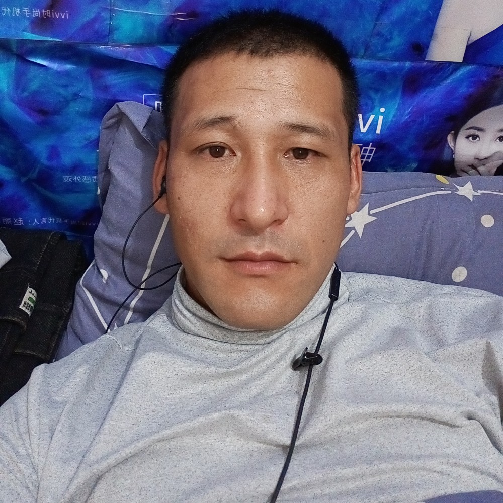 酷酷泪了巨人的照片