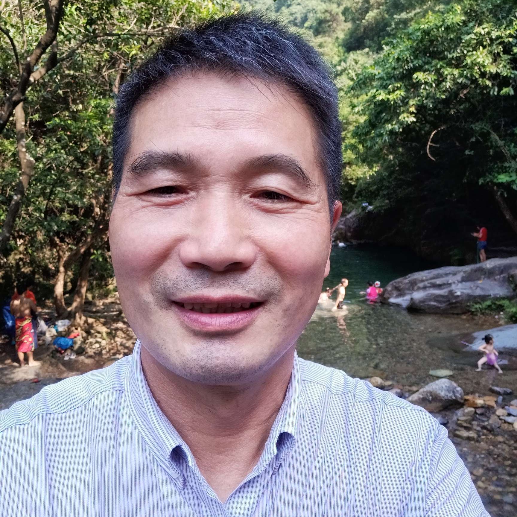 深情大哥的照片