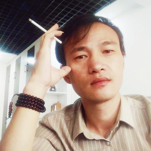短靴蹁跹悲凉的照片