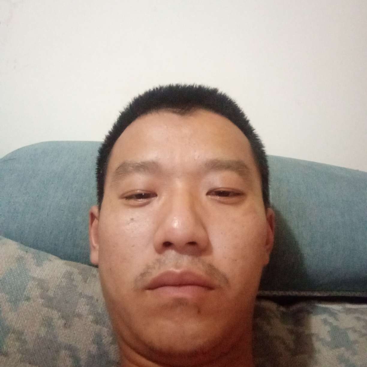 数据线挽手烂漫的照片