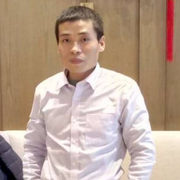 李严的照片