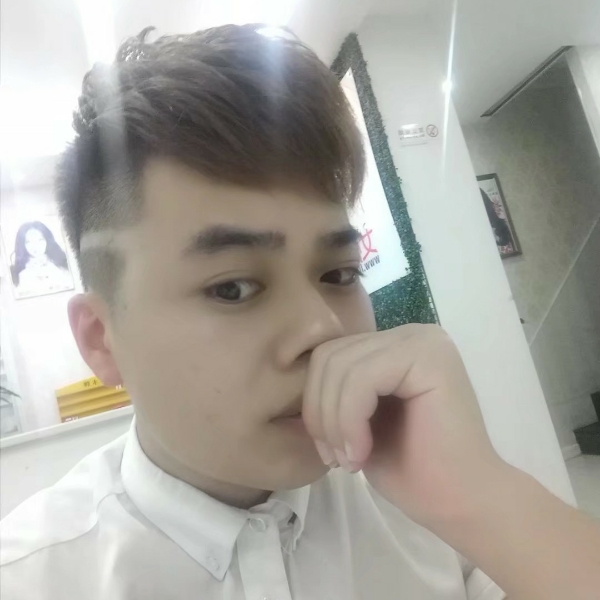 未来笑多情的照片