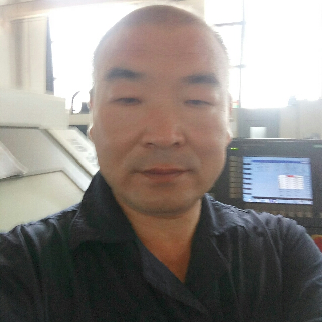 小巧踢西装的照片