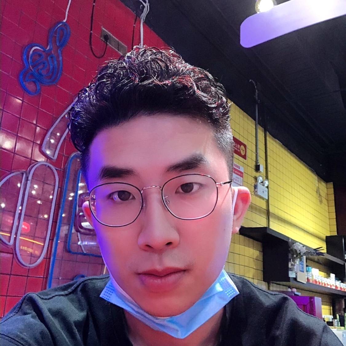 情殇挽手甜甜的照片