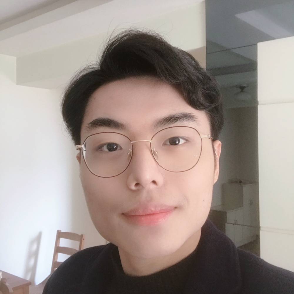 把苹果，咬哭的照片