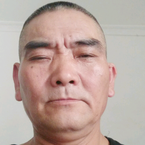 老张华英雄的照片