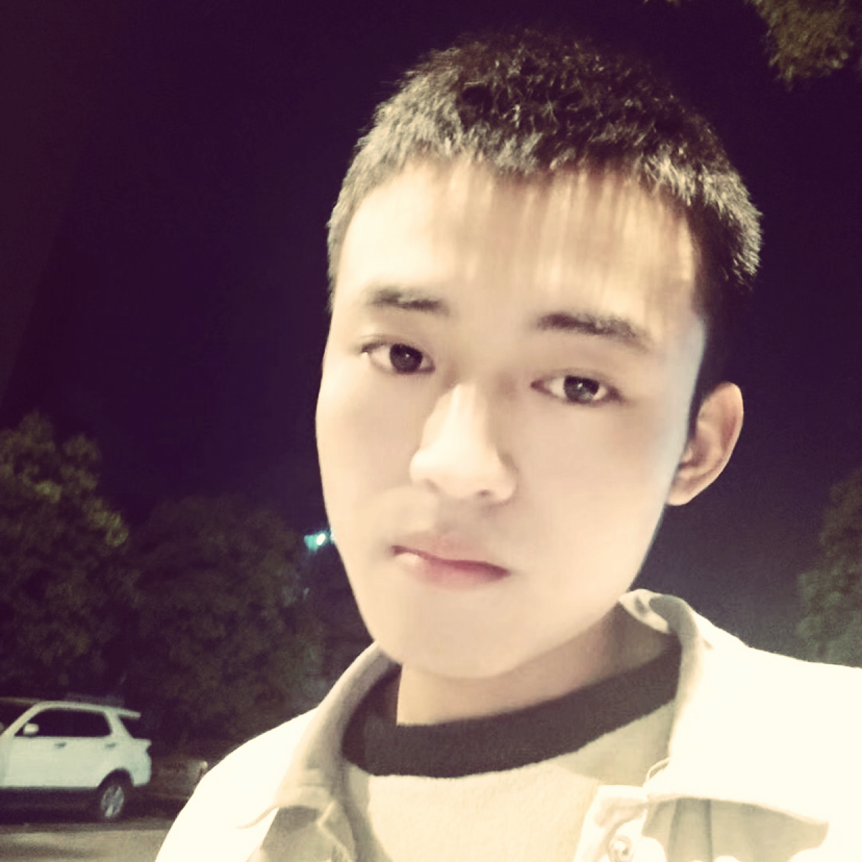 喝水的小巨人的照片