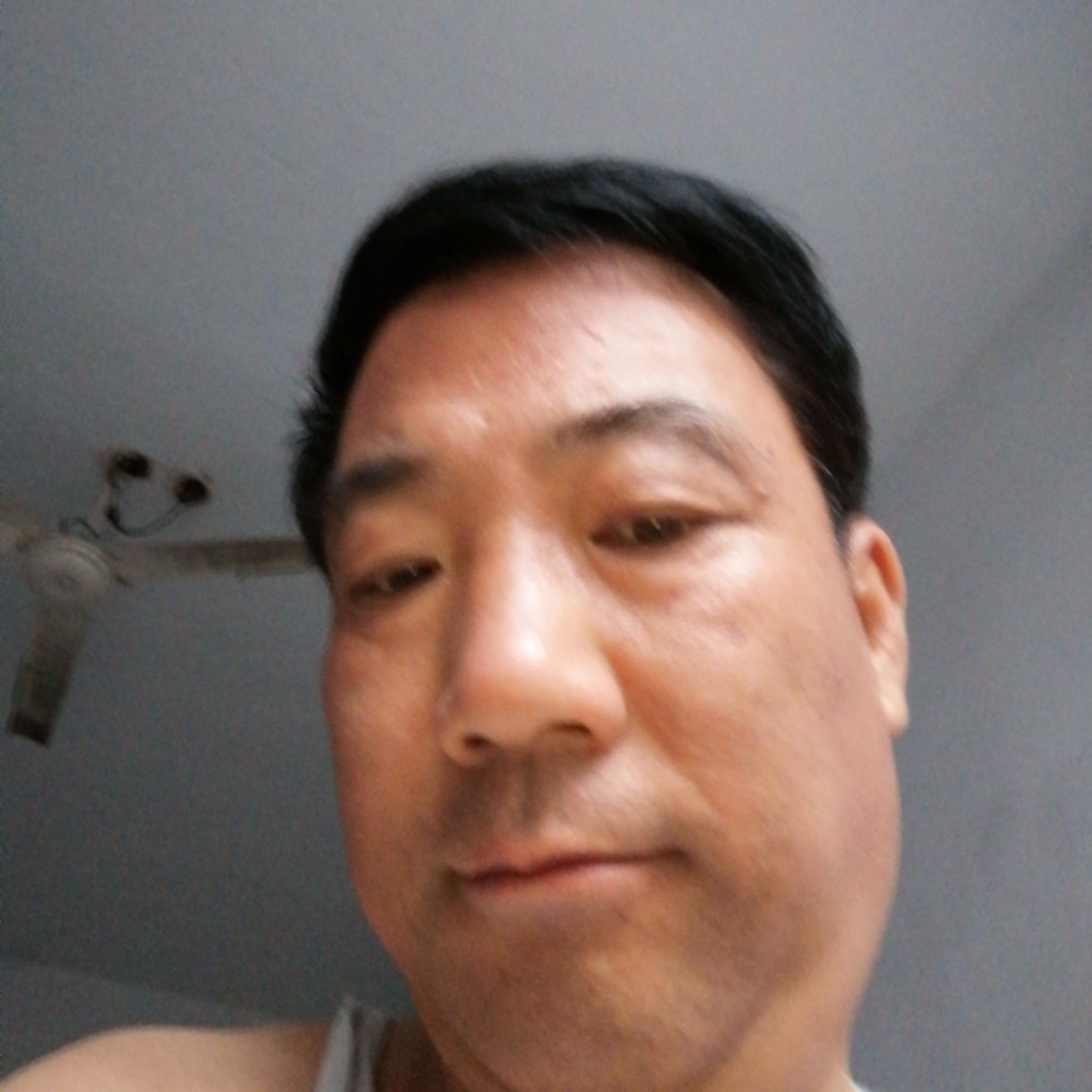 高大向情动的照片