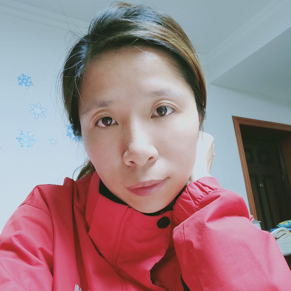 倔强的玫瑰花的照片