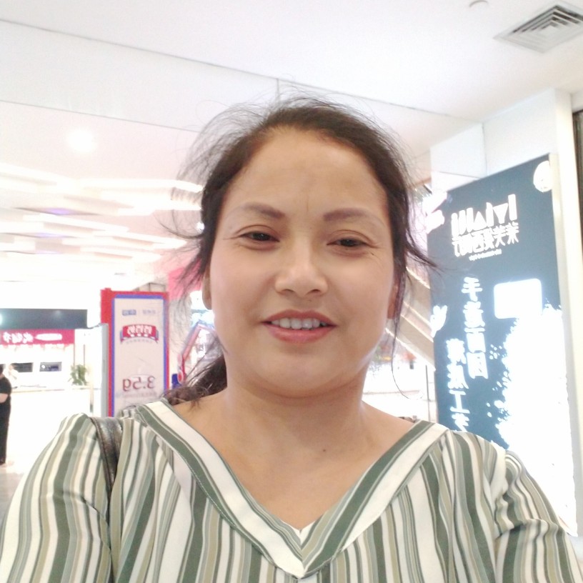 青衣闻微笑的照片