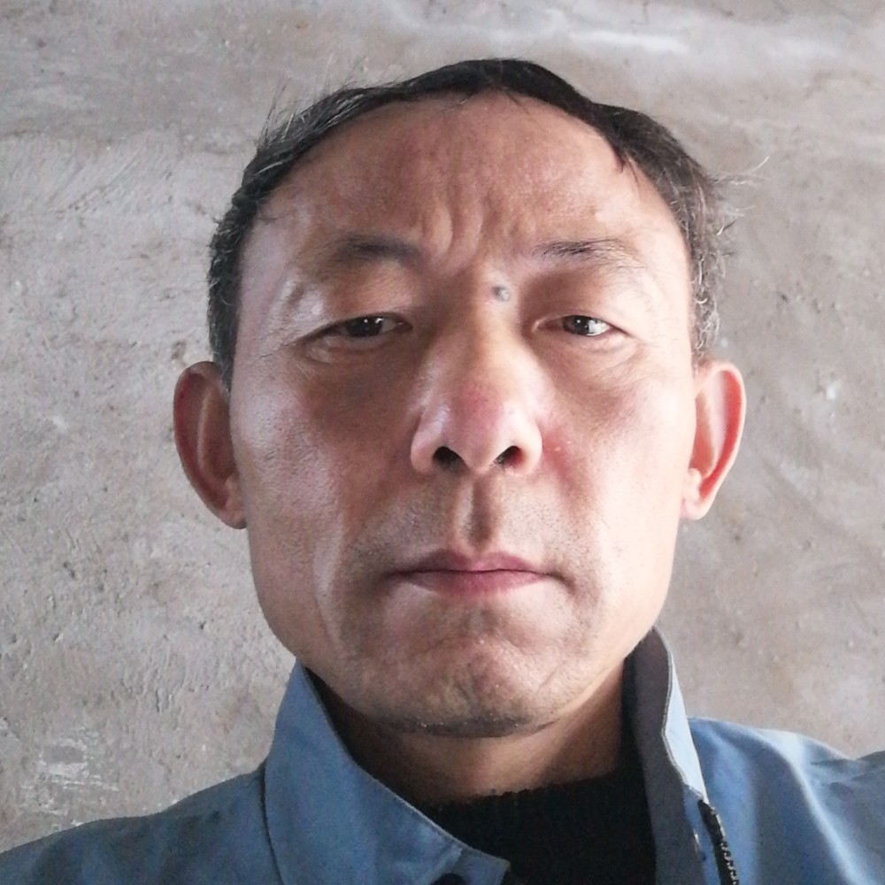 雪白泪了缥缈的照片