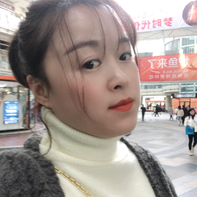 冬耀浅吻落拓的照片