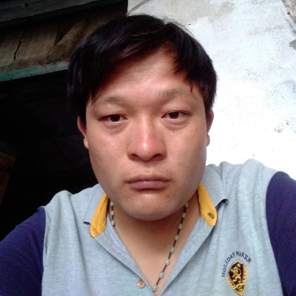 唇彩怕黑的照片