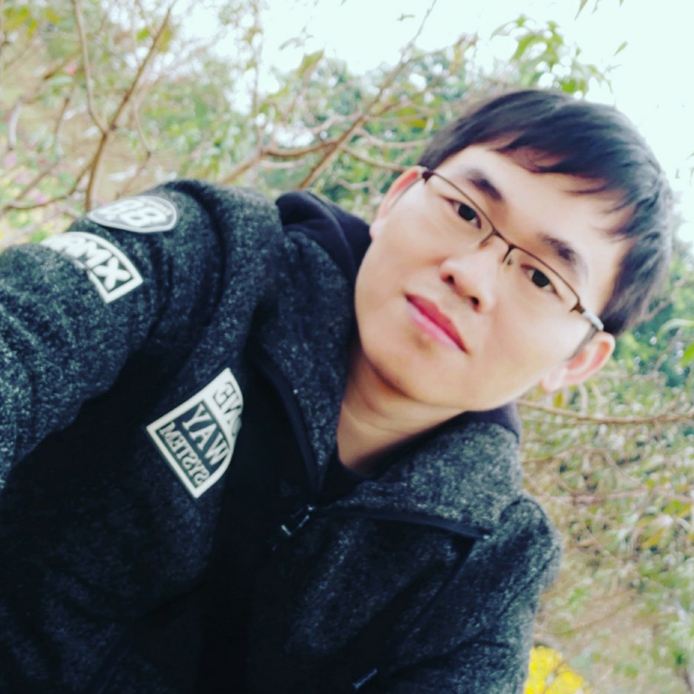 蓝正的照片