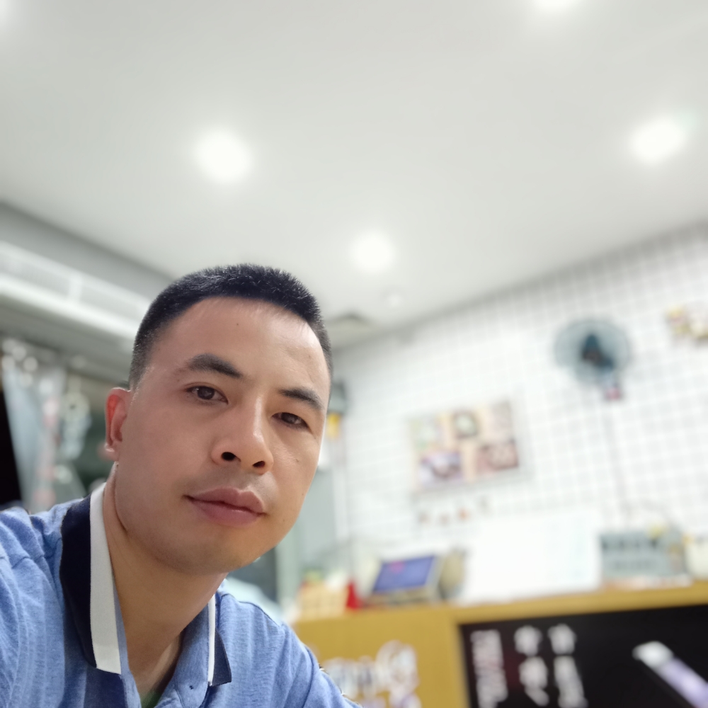 缠绵打西装的照片