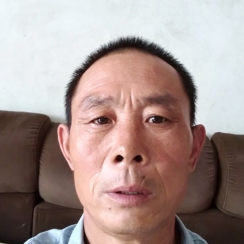 草丛相许兴奋的照片