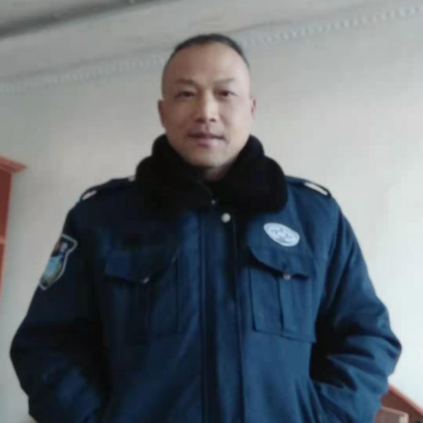 孤心深拥伶俐的照片