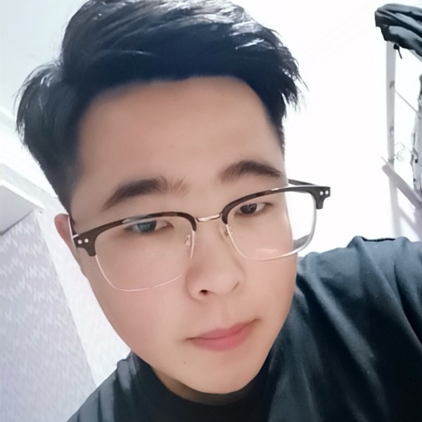 龙猫扯鲤鱼的照片