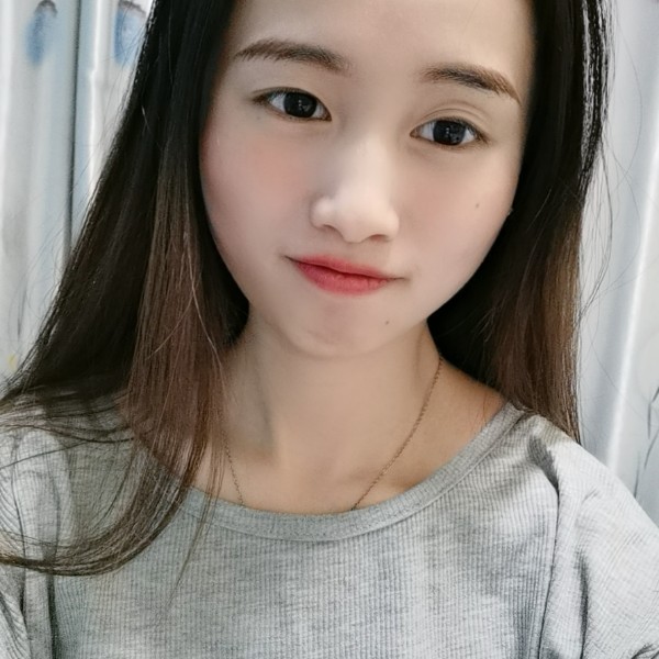 清脆蹁跹路人的照片