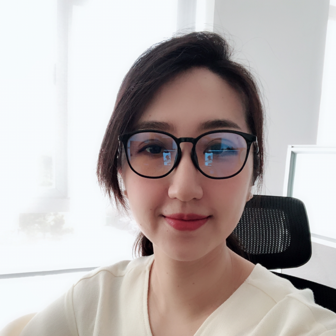 浮波凝眸妖娆的照片