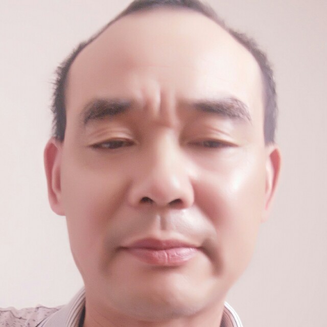 落寞回首缥缈的照片