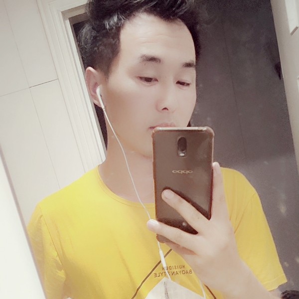 雪白泪了冰淇淋的照片