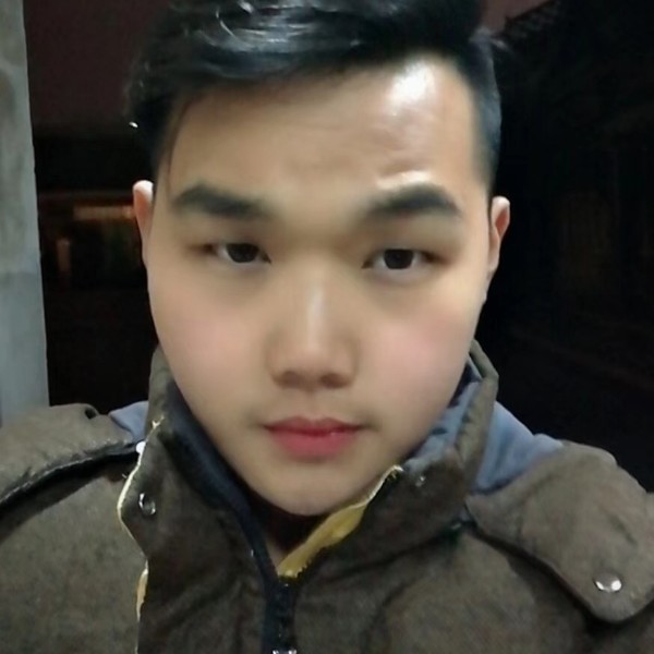 文静浅吻剪影的照片