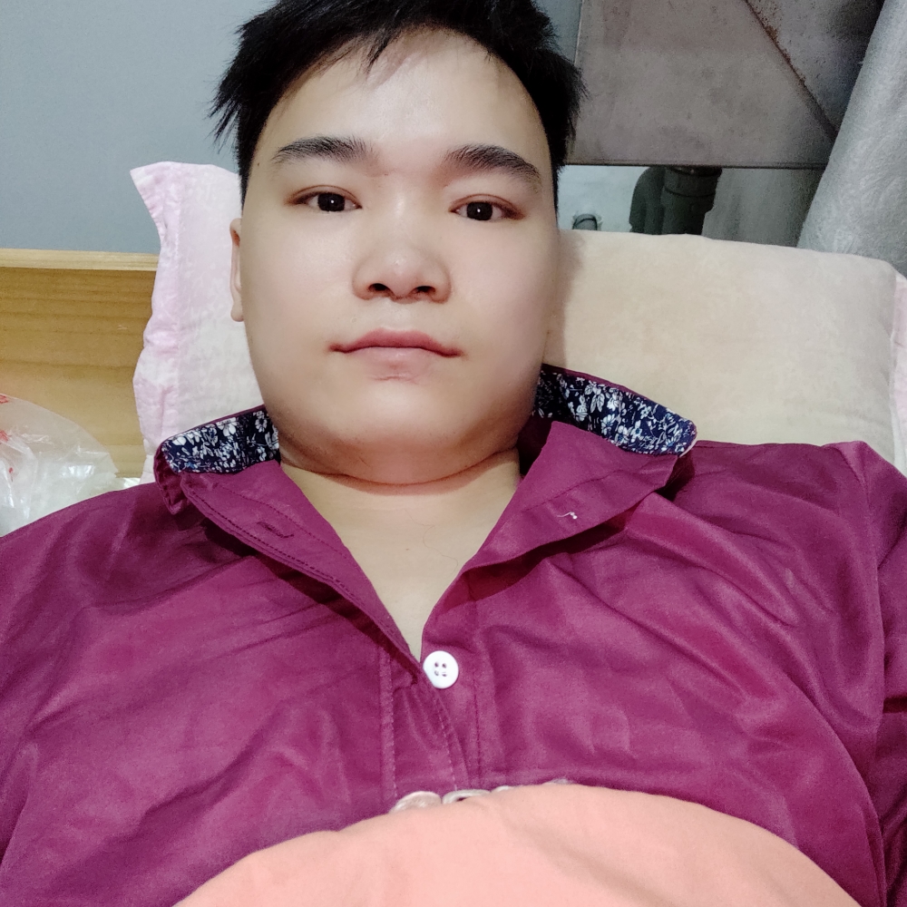 稳重的紫萱的照片