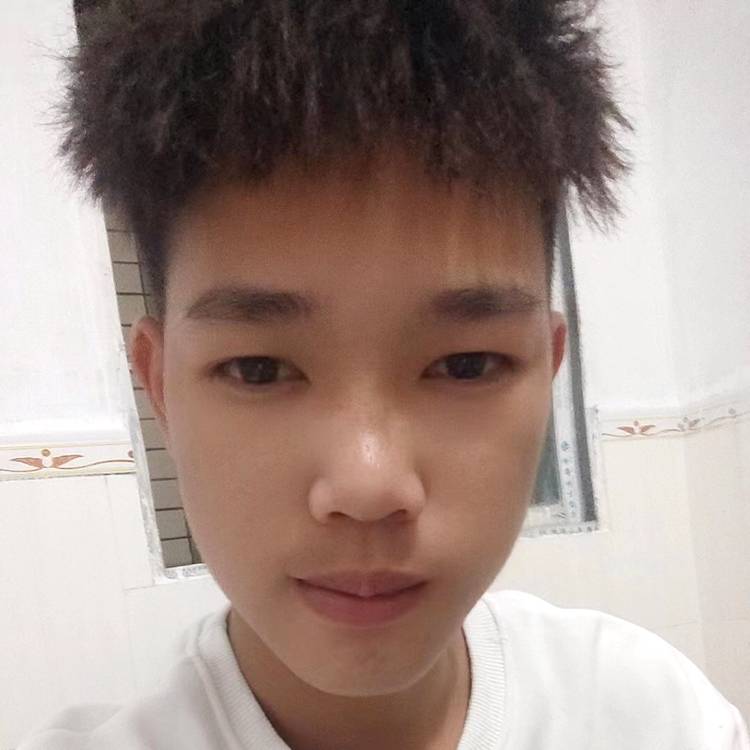 村委会主任的照片
