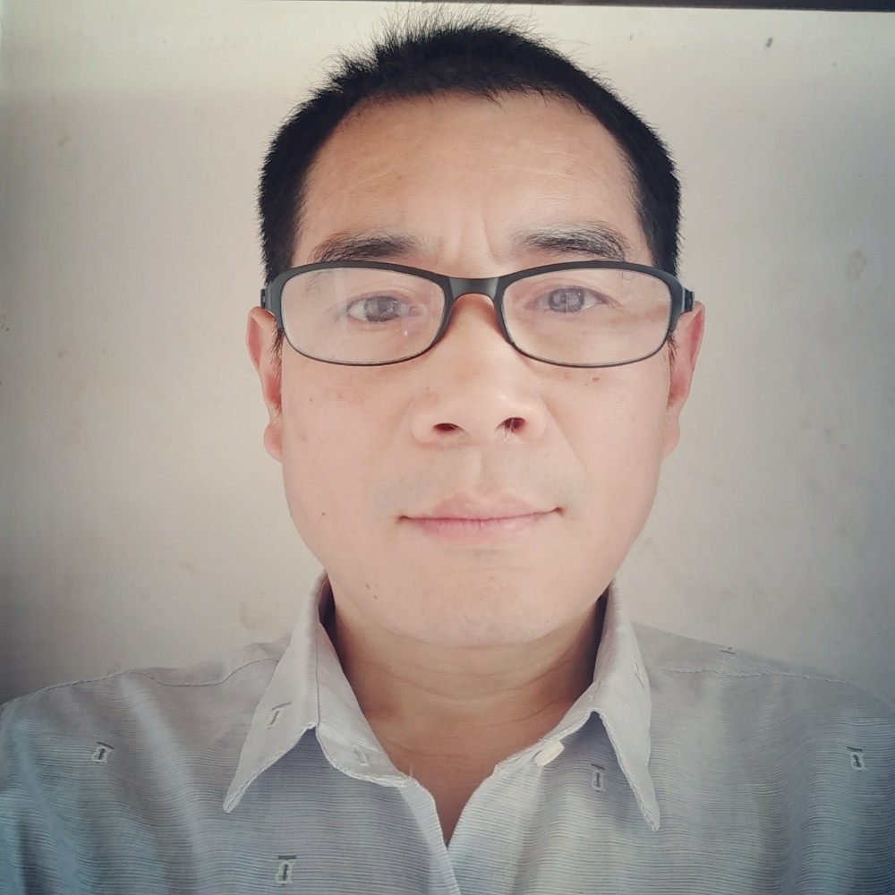 初妆多情的照片