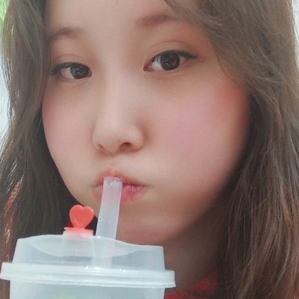 活泼好动很调皮的照片