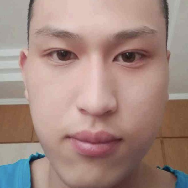 沈洪杨的照片