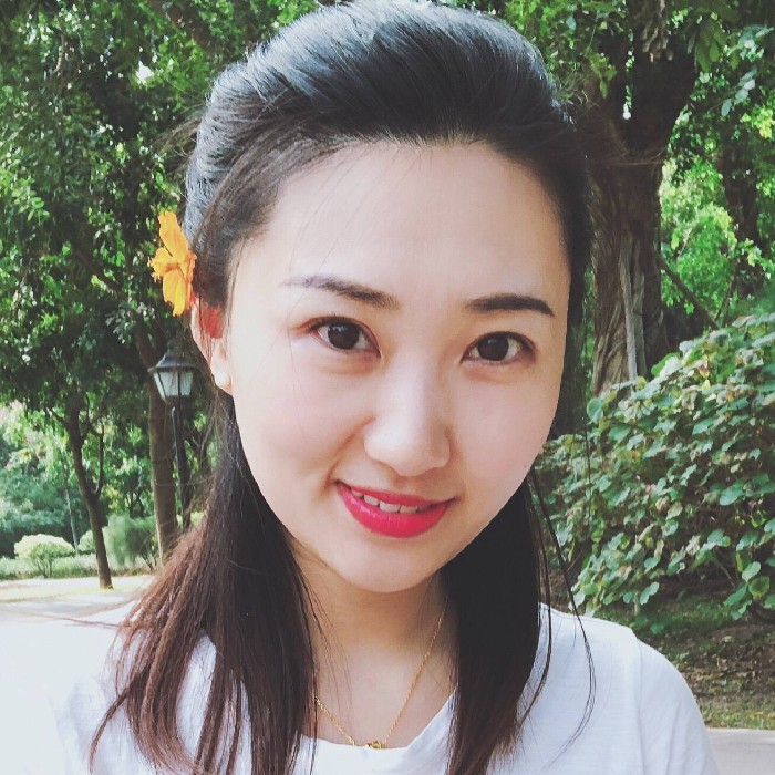 你的右边是我的照片