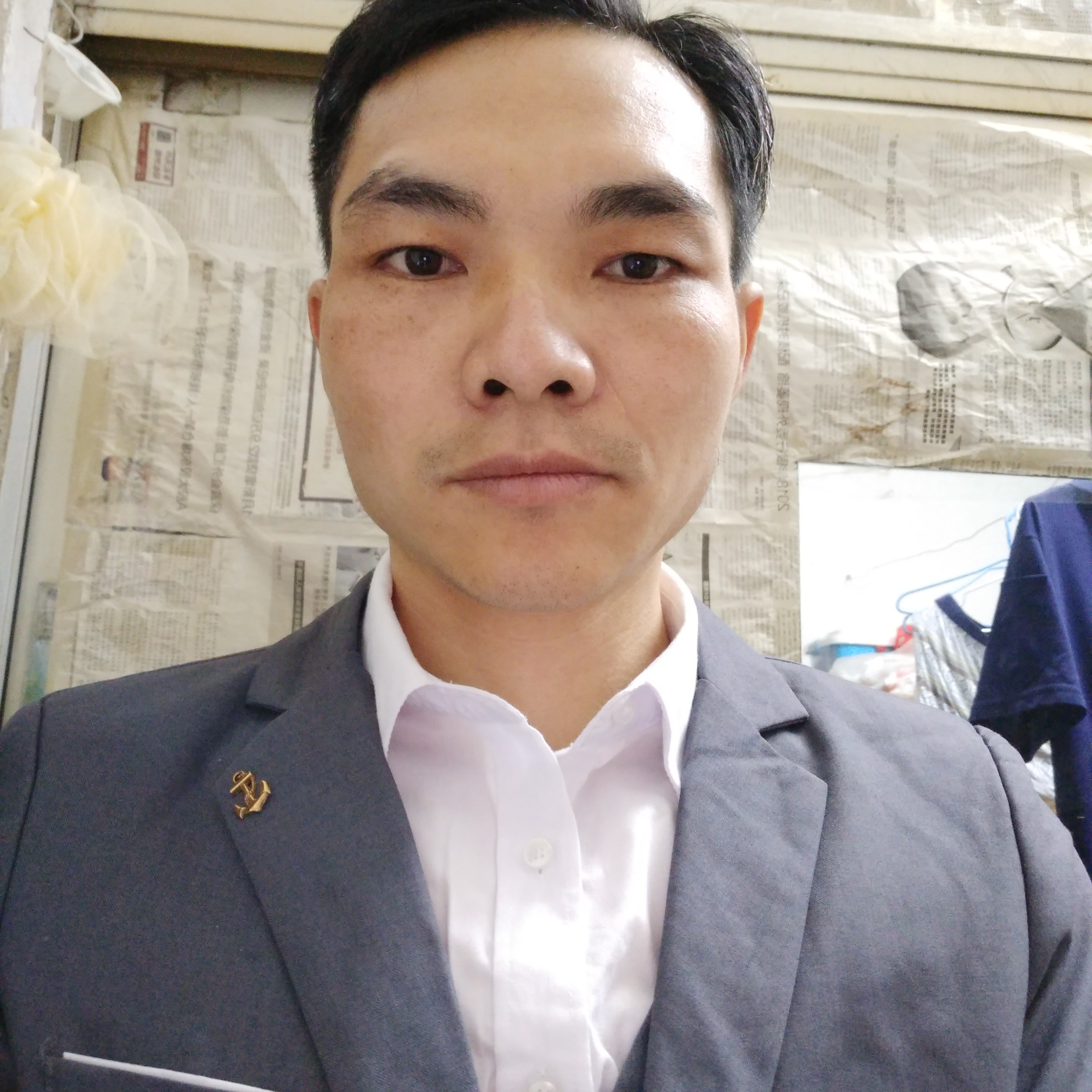 耍酷等待饼干的照片