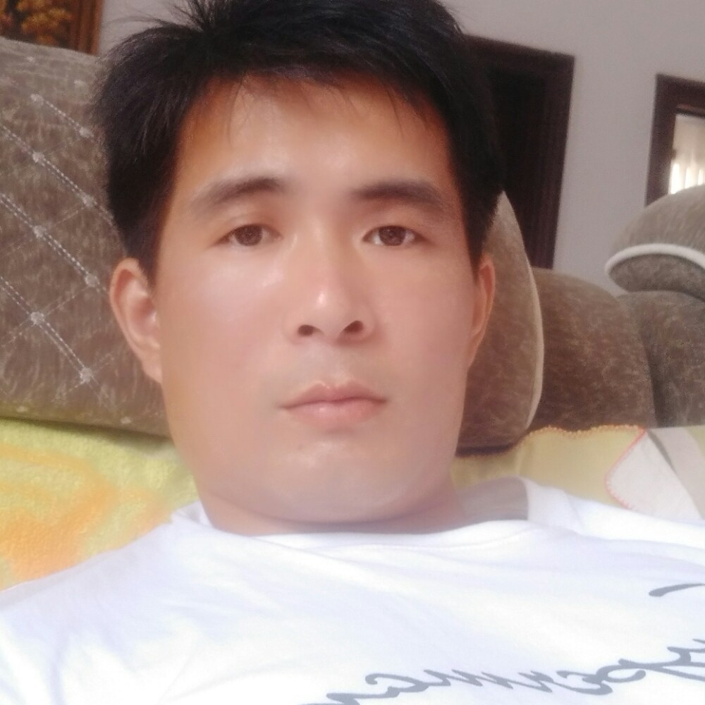佩海飞丝齐霁的照片