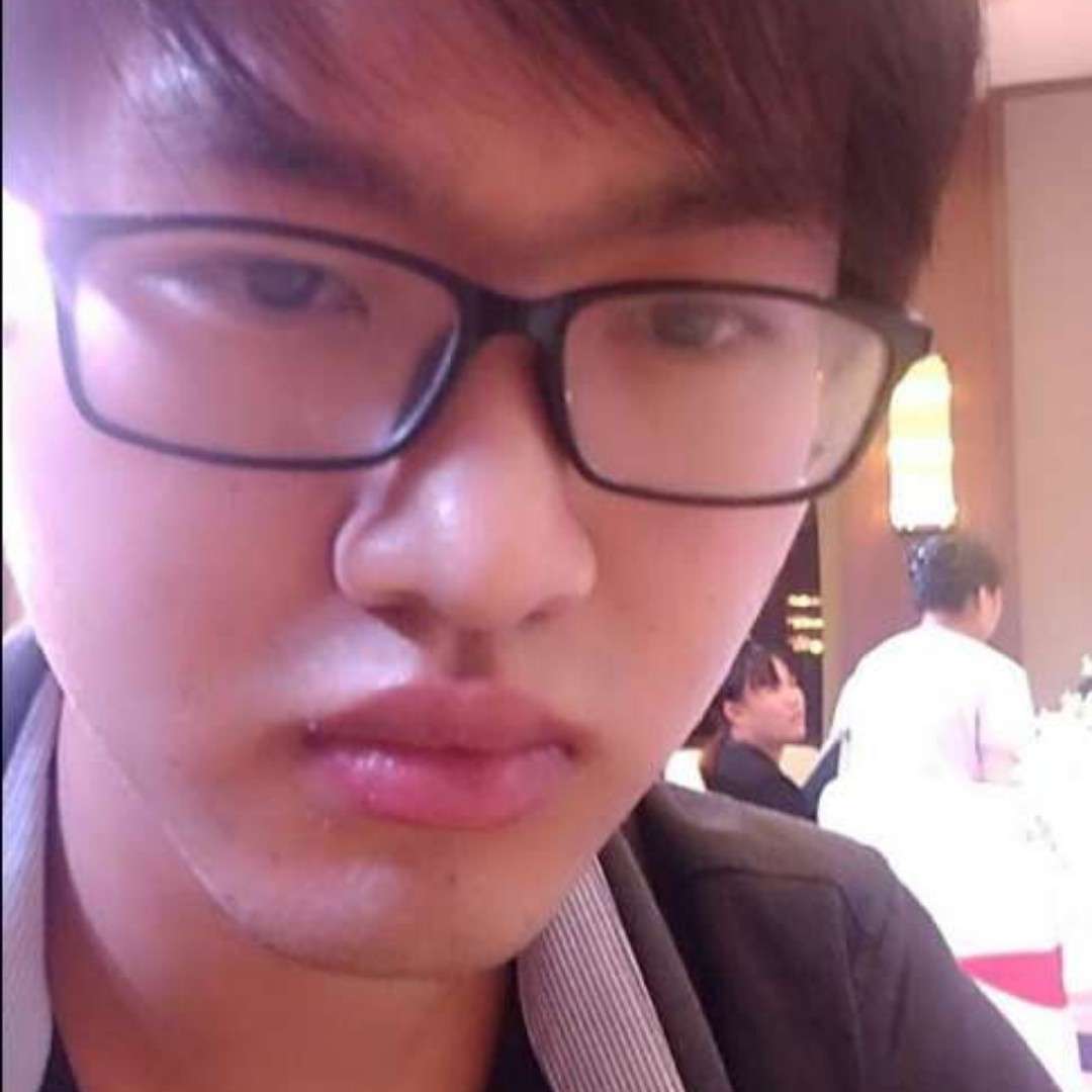 专一拾忆帽子的照片