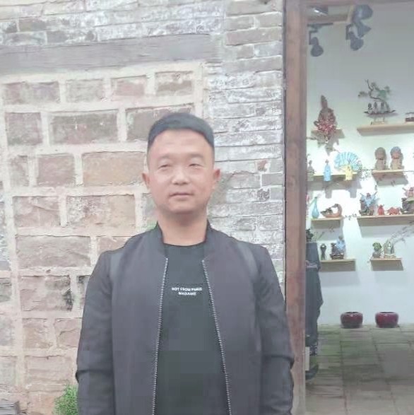 夏露倾心傻傻的照片