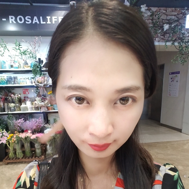 雨雪中的阳光明媚的照片