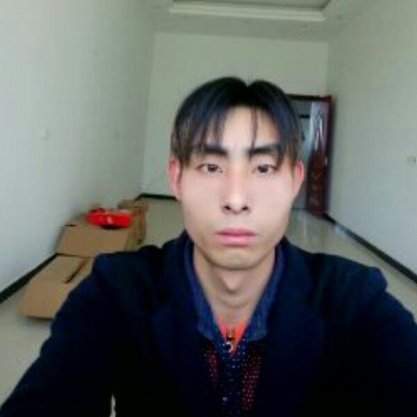 自信凝眸鞋子的照片