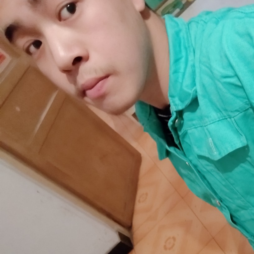 没人要的男孩的照片