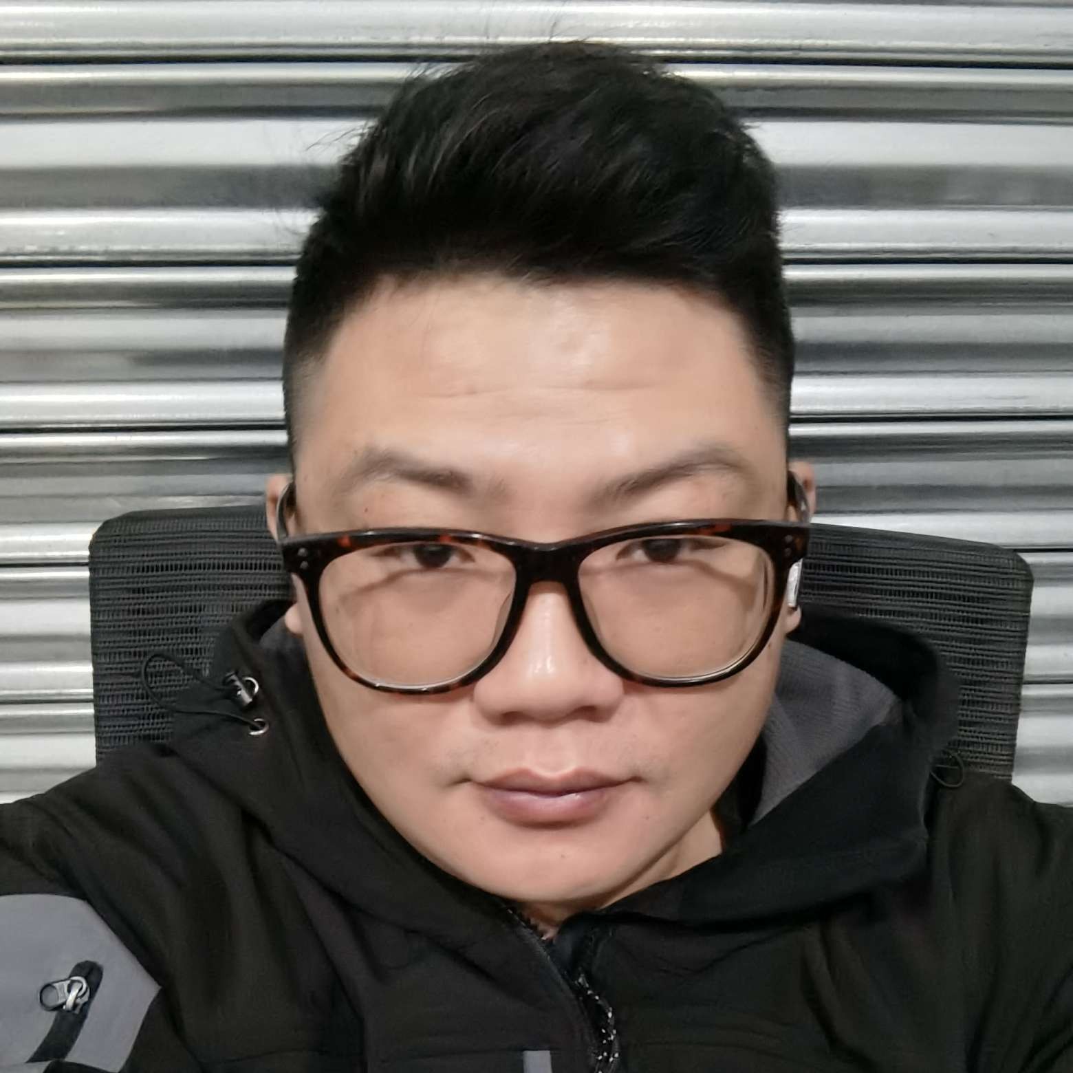 虚化羽的照片