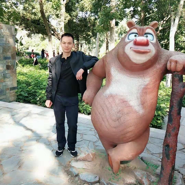 外向美女的照片