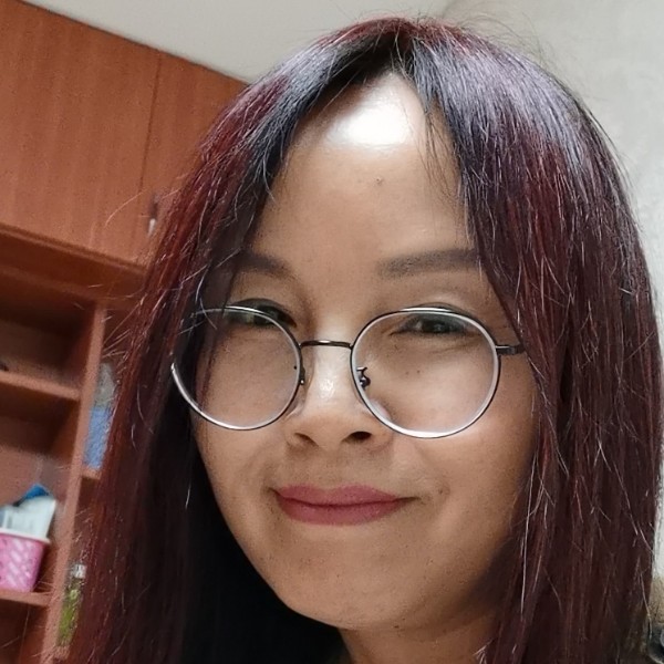 蓝天中的白云的照片