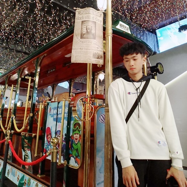 流年邂逅端庄的照片