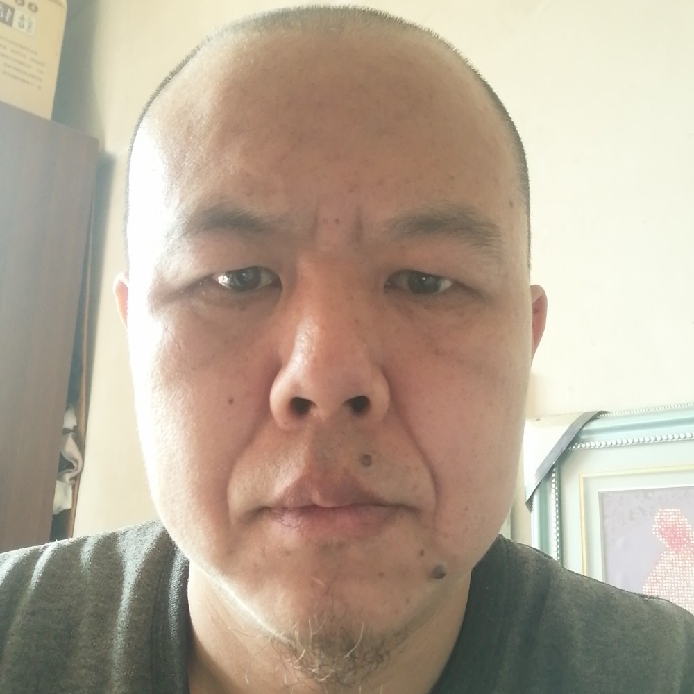 褚一的照片